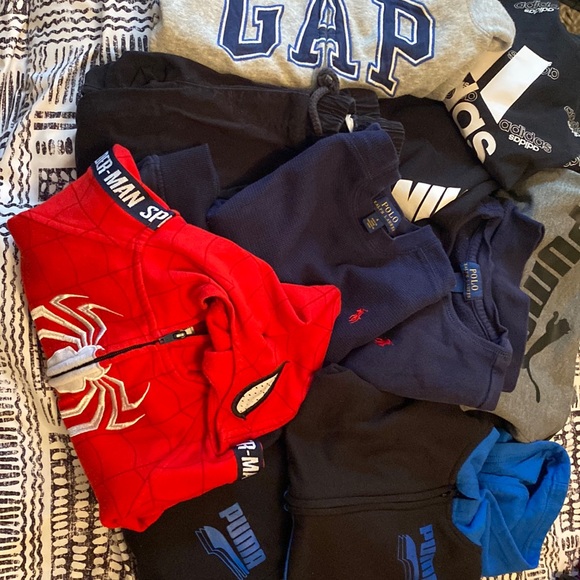 Boys clothes size (4-5)
